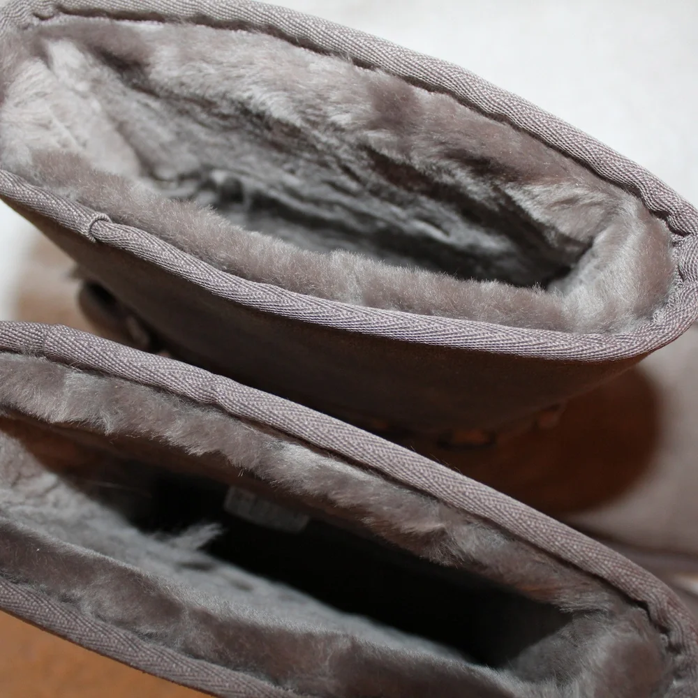 NEW UGG WOMEN'S‎ SUEDE CLASSIC SHORT LACE BOOT GRAY